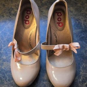 Women's Tween Shoes  Size 5.5 Tan 3.5 inch heel